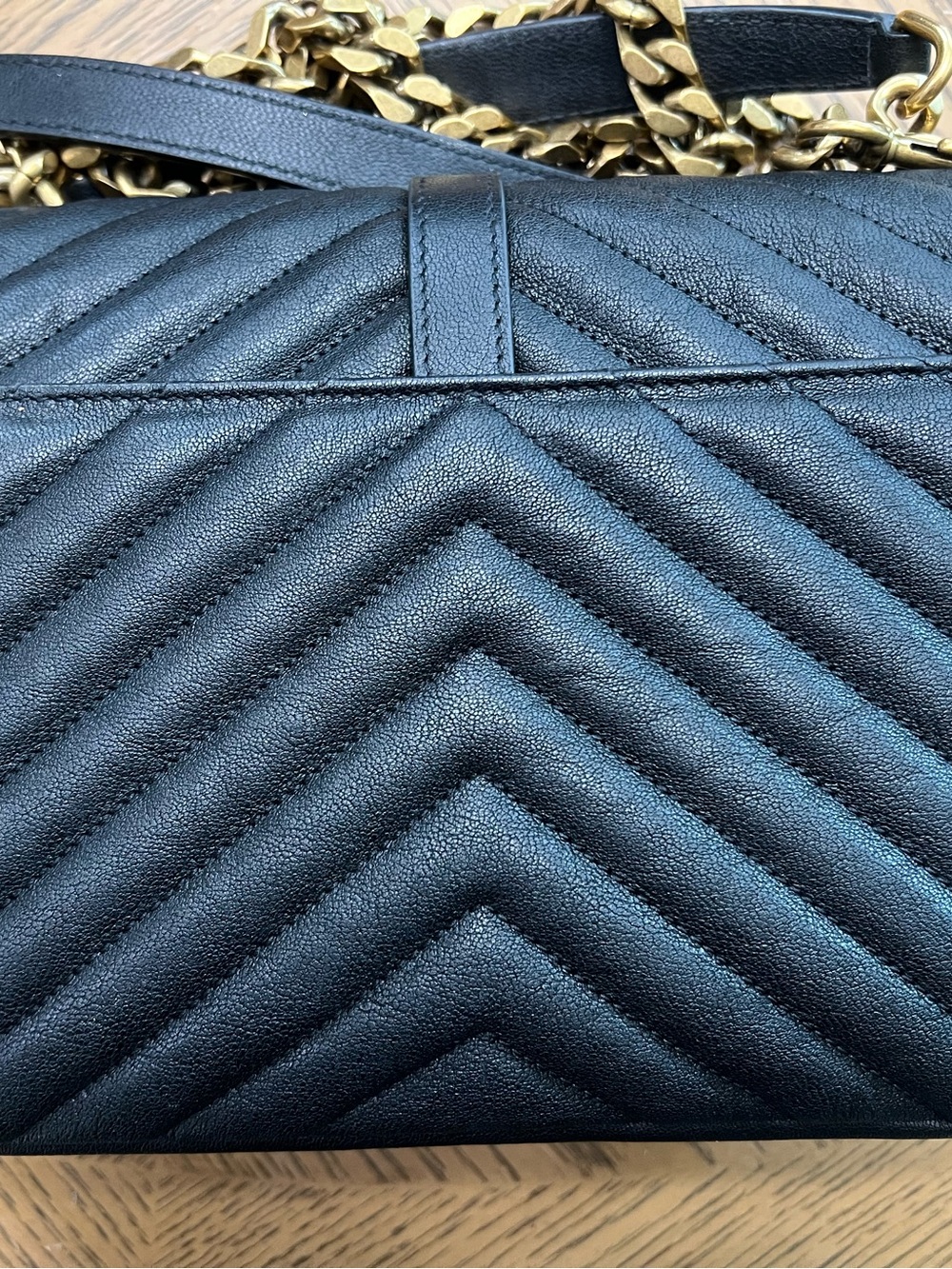 Saint Laurent College Medium Black Leather Crossbody with Gold Hardware - Picture 4 of 7